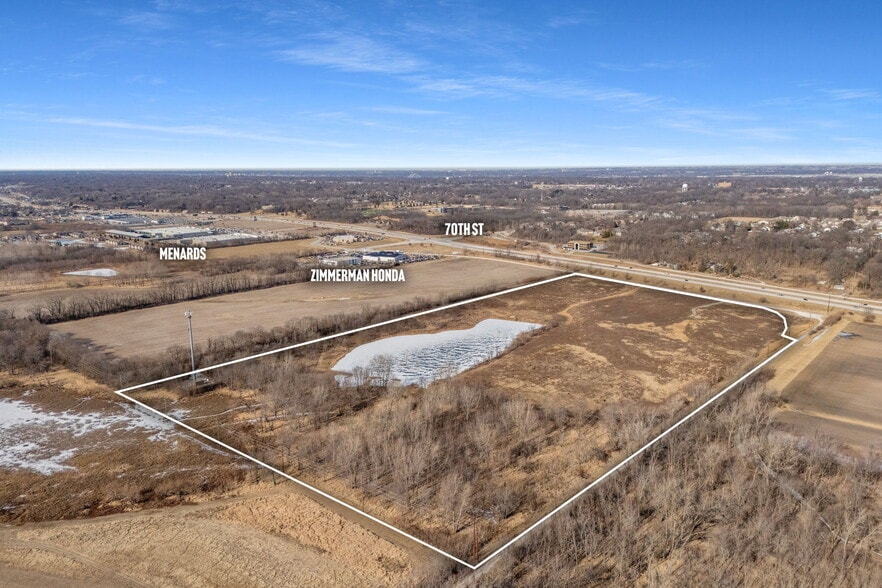 7300 John Deere Rd, Moline, IL for sale - Building Photo - Image 3 of 11