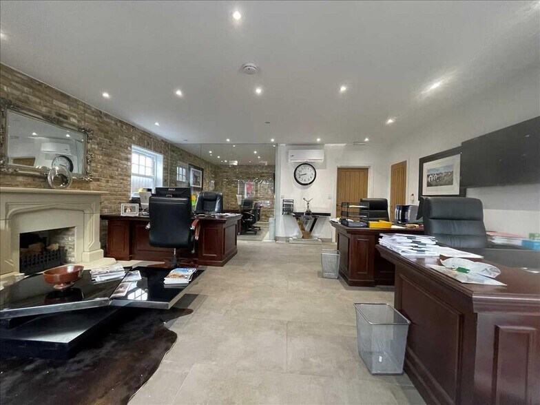 13 Station Rd, Romford for lease - Building Photo - Image 3 of 12