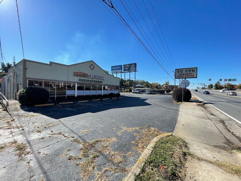 5907 Buford Hwy NE, Doraville, GA 30340