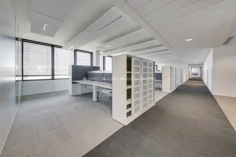 18-20 Rue Des Deux Gares, Rueil-Malmaison for lease Interior Photo- Image 1 of 12