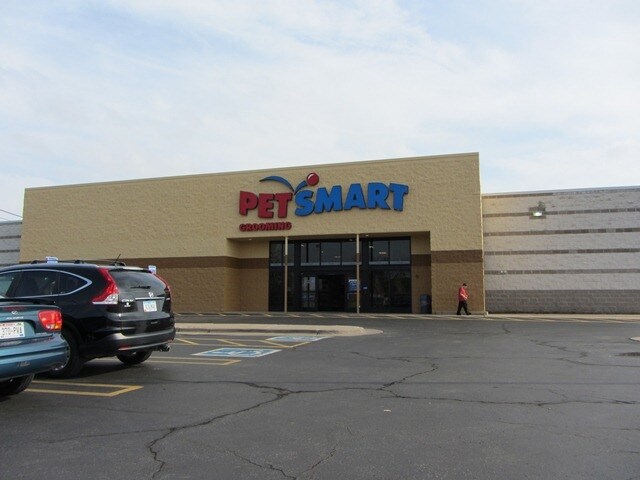 1300 John F. Kennedy Rd, Dubuque, IA for lease Building Photo- Image 1 of 6