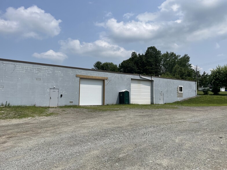 2351 Mount Pleasant Rd, Mount Pleasant, PA for lease - Building Photo - Image 3 of 25