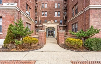 More details for Forest Hills Gardens – 4-Unit Portfolio – Flex for Sale, Forest Hills, NY