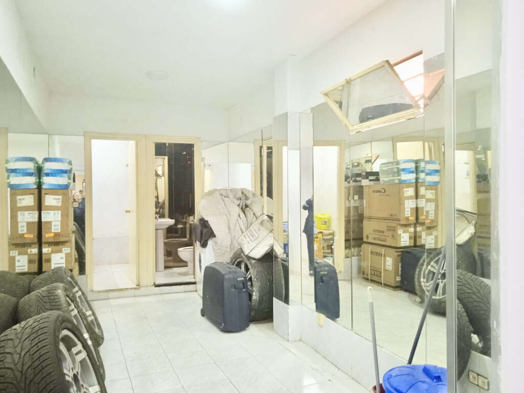 Retail in Madrid, Madrid for lease Interior Photo- Image 1 of 7