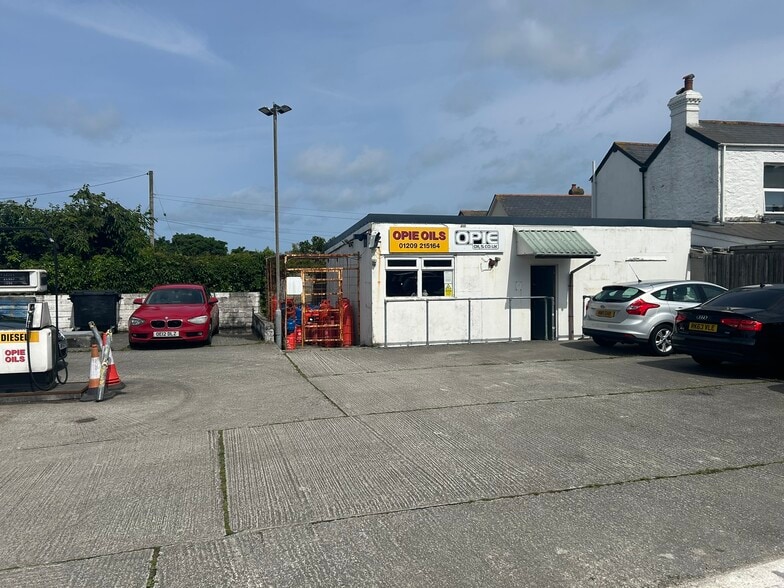 Bucketts Hl, Redruth for sale - Primary Photo - Image 1 of 5