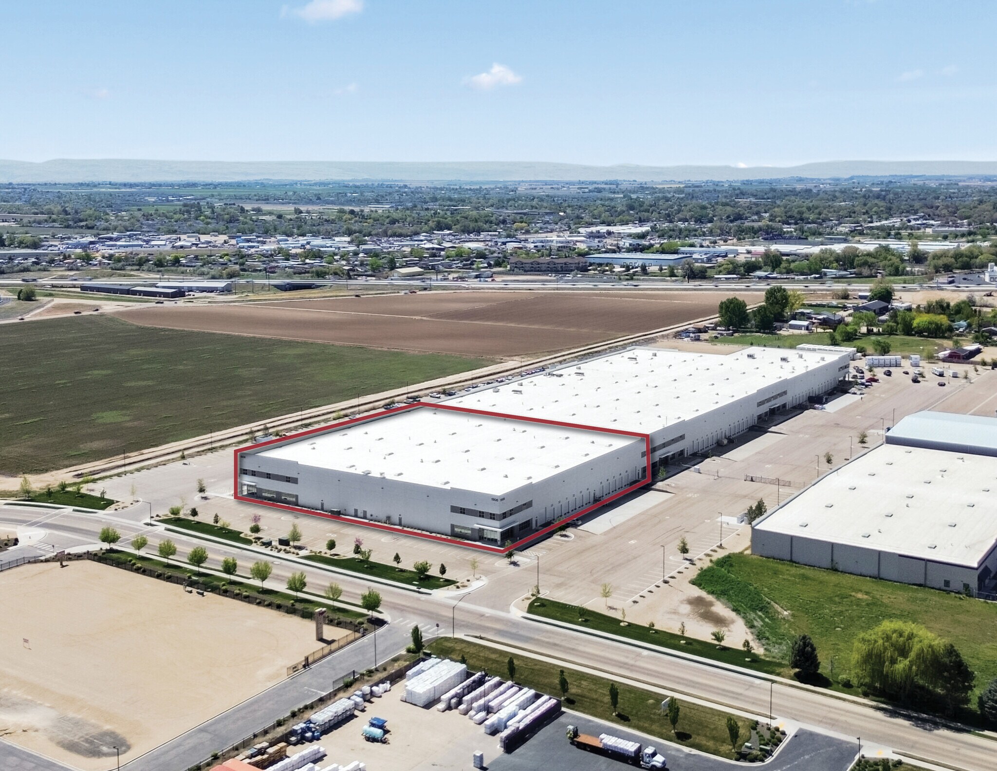 1906 Smeed Pkwy, Caldwell, ID for lease Building Photo- Image 1 of 7