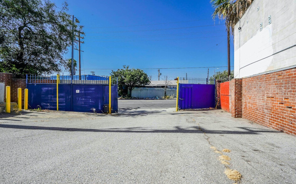 3301 E 14th St, Los Angeles, CA for sale - Building Photo - Image 3 of 10
