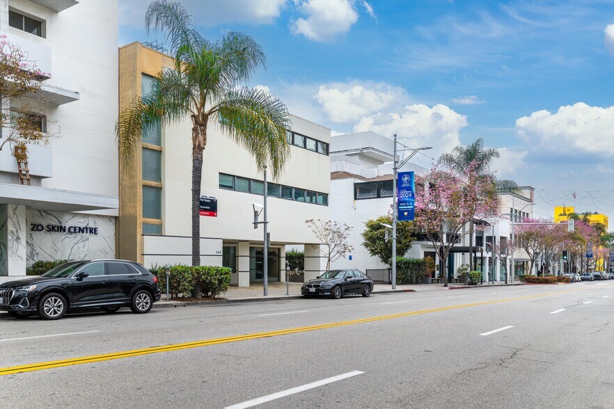 250-256 N Canon Dr, Beverly Hills, CA for lease - Building Photo - Image 3 of 5