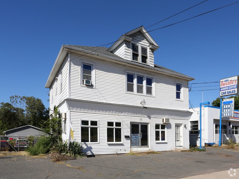 718 Enfield St, Enfield, CT 06082