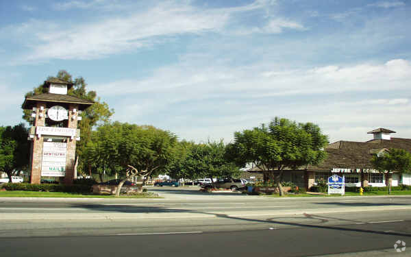 3400-3500 Los Coyotes Diag, Long Beach, CA for lease - Building Photo - Image 3 of 17