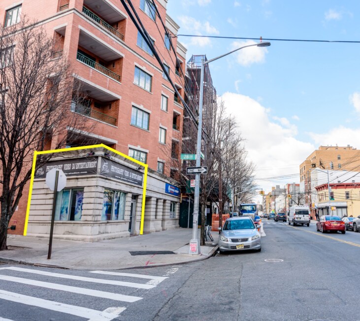 2710 Astoria Blvd, Astoria, NY for sale Building Photo- Image 1 of 1