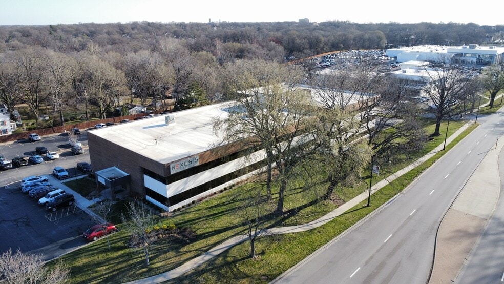 8500 Shawnee Mission Pky, Merriam, KS for lease - Building Photo - Image 2 of 8