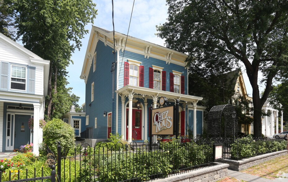 707 Union St, Schenectady, NY 12305