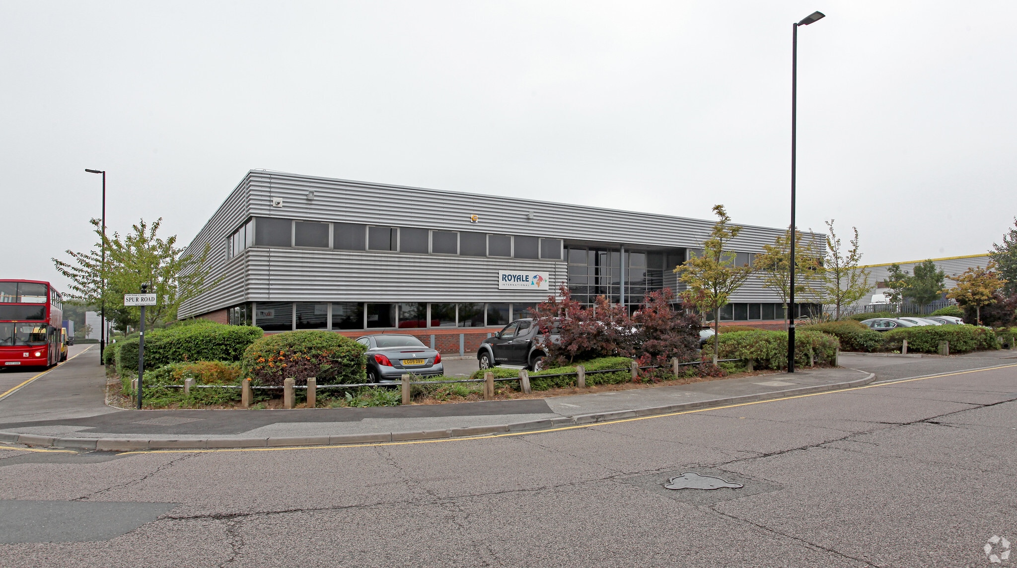 670-671 Spur Rd, Feltham for sale Building Photo- Image 1 of 1