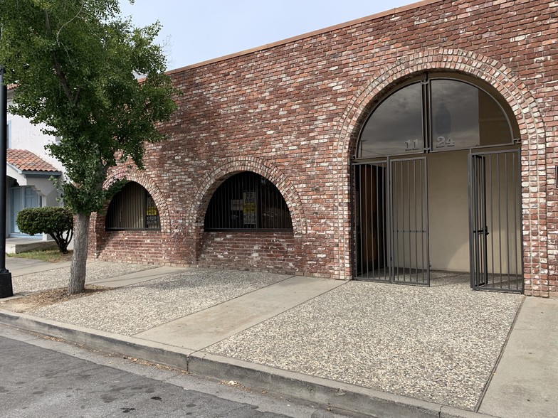 1124 11th St, Modesto, CA for lease - Building Photo - Image 1 of 9