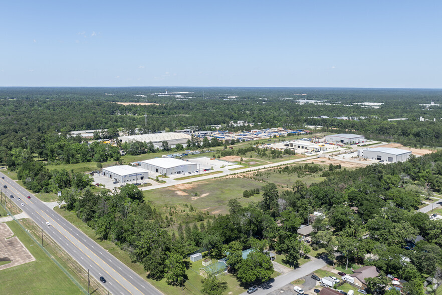 N Frazier St @ Frazier Commerce Drive, Conroe, TX for sale - Aerial - Image 3 of 8