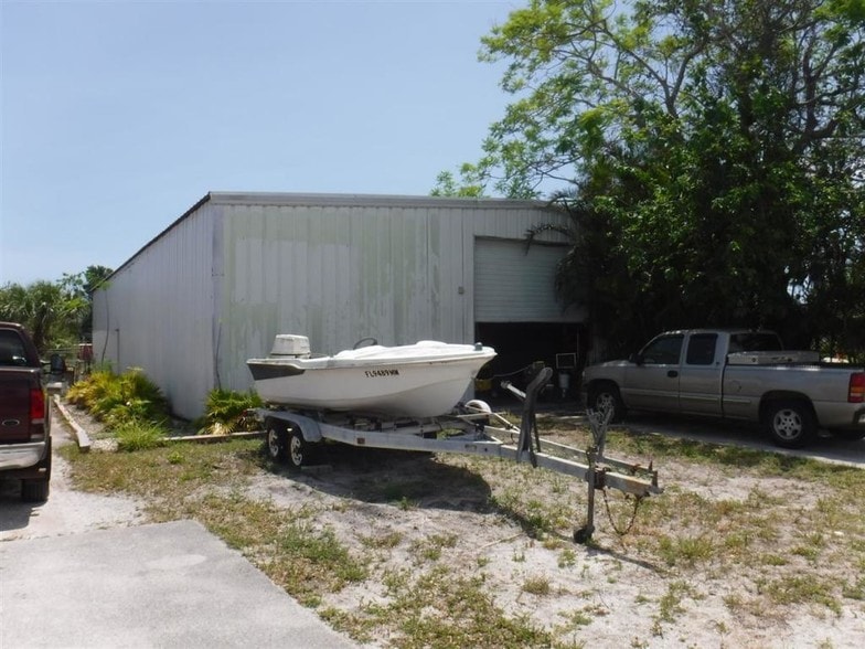 2801 Industrial Avenue 3, Fort Pierce, FL for sale - Building Photo - Image 2 of 5