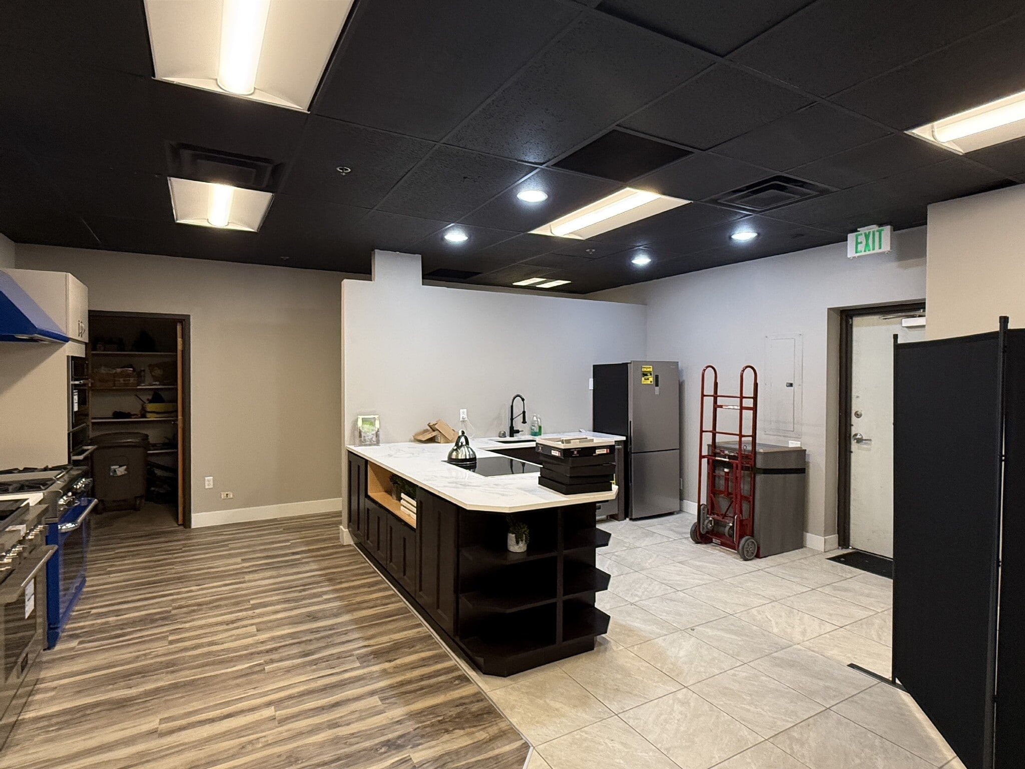 10624 W Executive Dr, Boise, ID for lease Interior Photo- Image 1 of 6