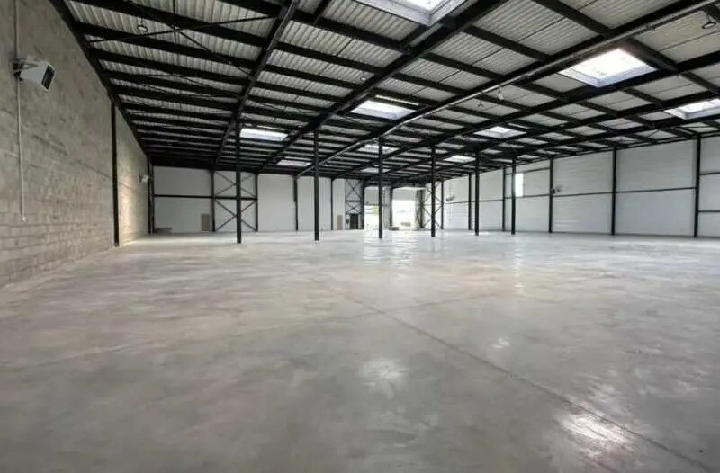 Flex in Colombier-Saugnieu for lease - Interior Photo - Image 2 of 6