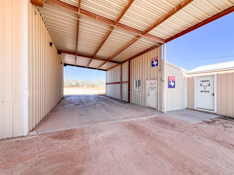 2205 E County Road 90, Midland, TX for lease - Building Photo - Image 3 of 22