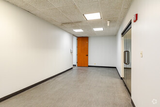 2700 S River Rd, Des Plaines, IL for lease Interior Photo- Image 2 of 7