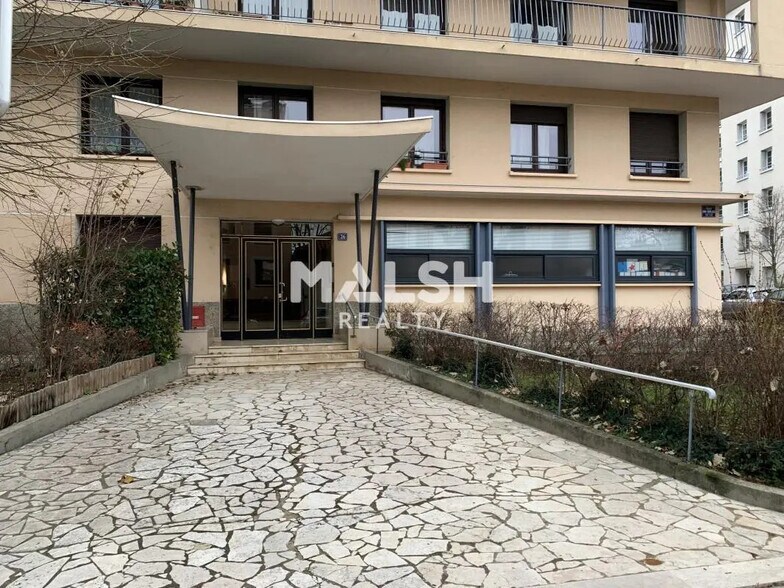 Office in Lyon for sale - Lobby - Image 1 of 14