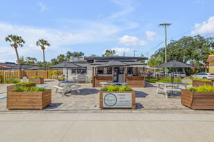 218 N Orange St, New Smyrna Beach FL - Commercial Kitchen