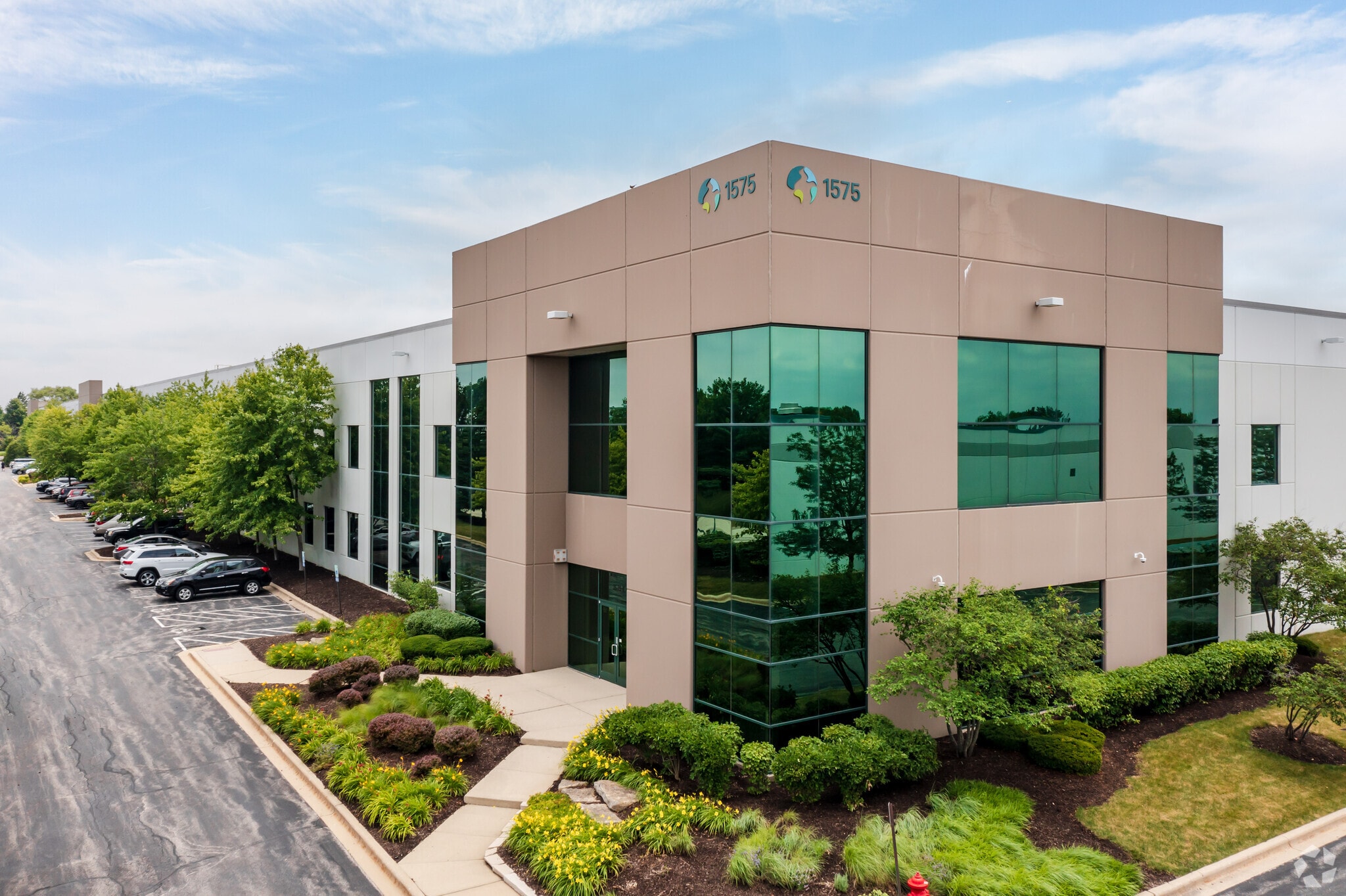 1575 Hunter Rd, Hanover Park, IL for sale Primary Photo- Image 1 of 1