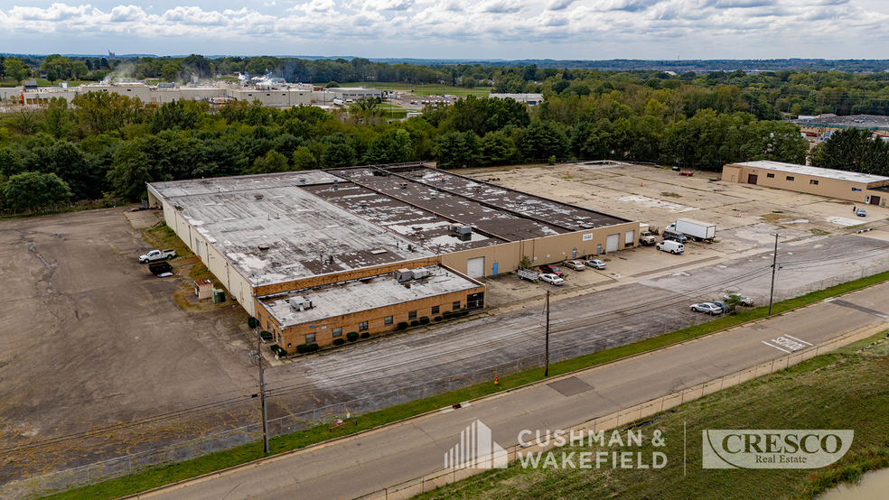 1875 Harsh Ave, Massillon, OH for sale - Building Photo - Image 1 of 15