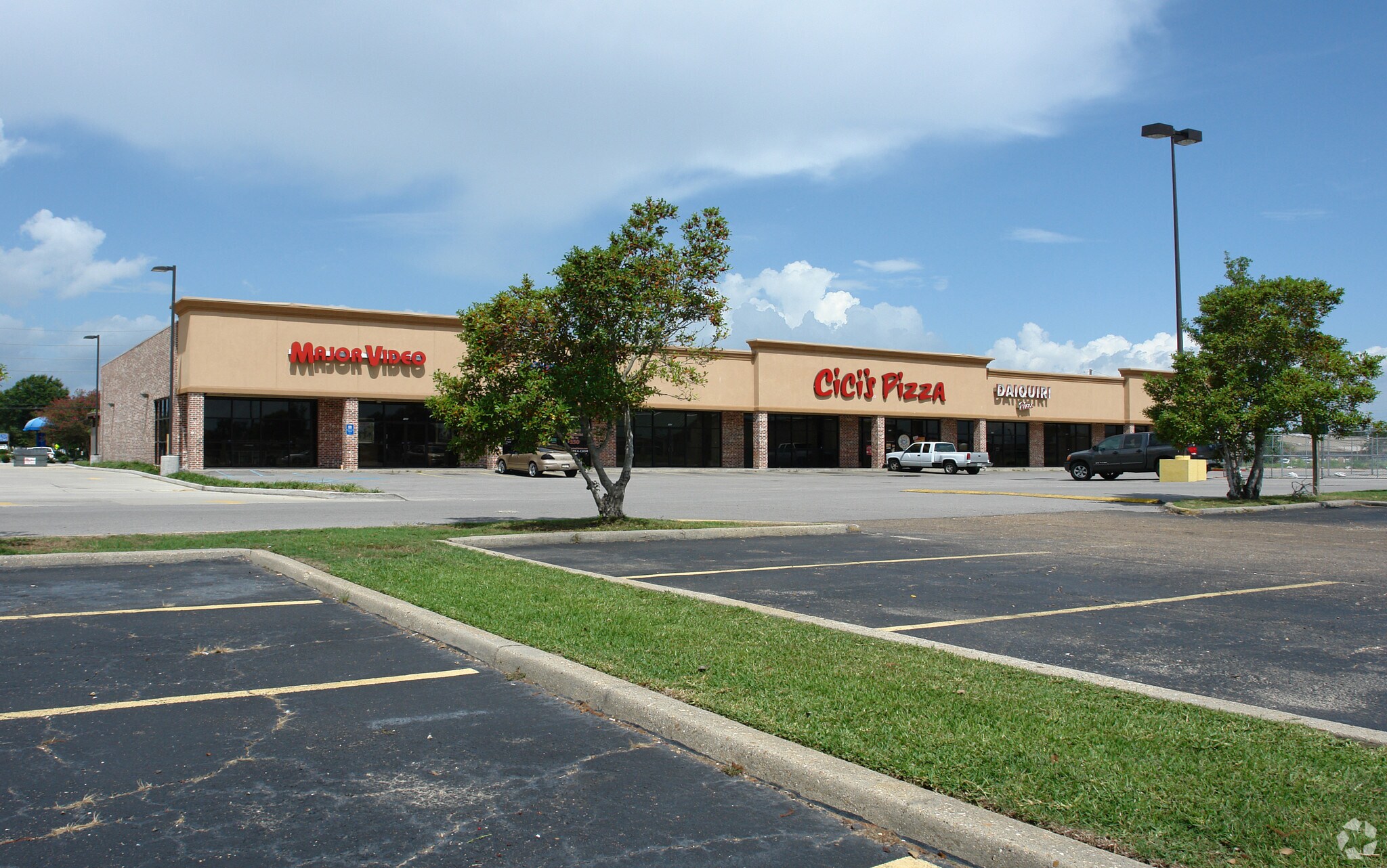 3501 Chateau Blvd, Kenner, LA for lease Building Photo- Image 1 of 5