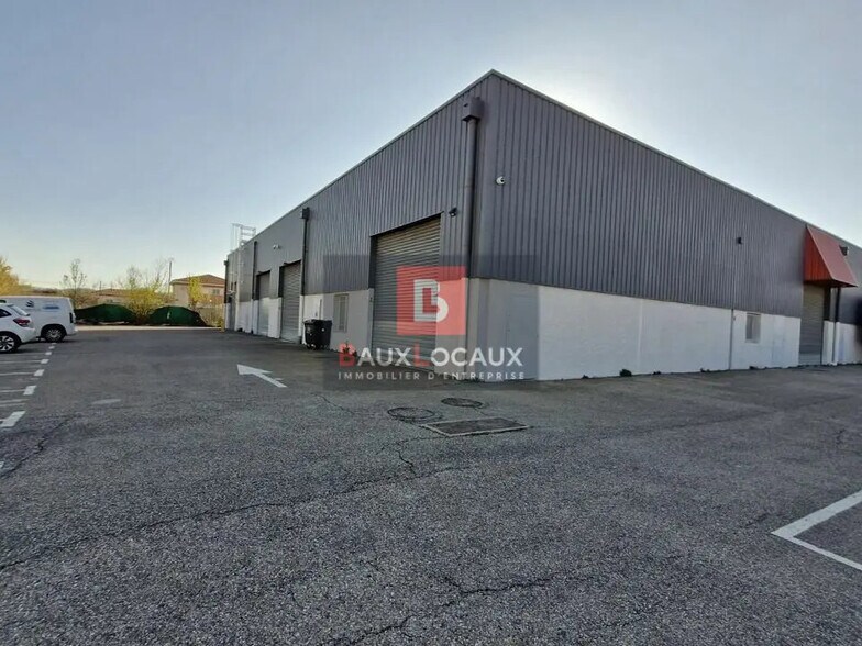 Flex in Rognac for lease - Building Photo - Image 1 of 7
