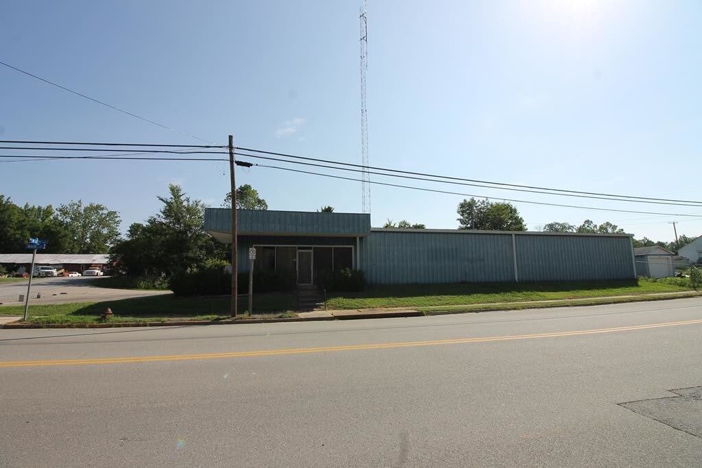 210 Main St, Kenbridge, VA 23944