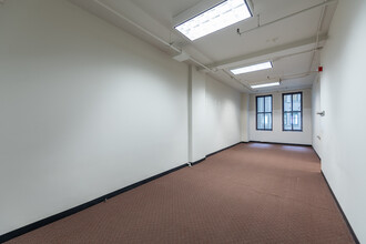 17 N State St, Chicago, IL for lease Interior Photo- Image 2 of 8