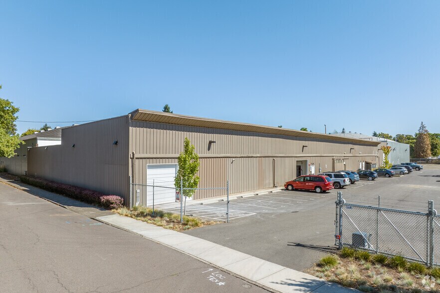 560 21st St SE, Salem, OR for sale - Building Photo - Image 1 of 10