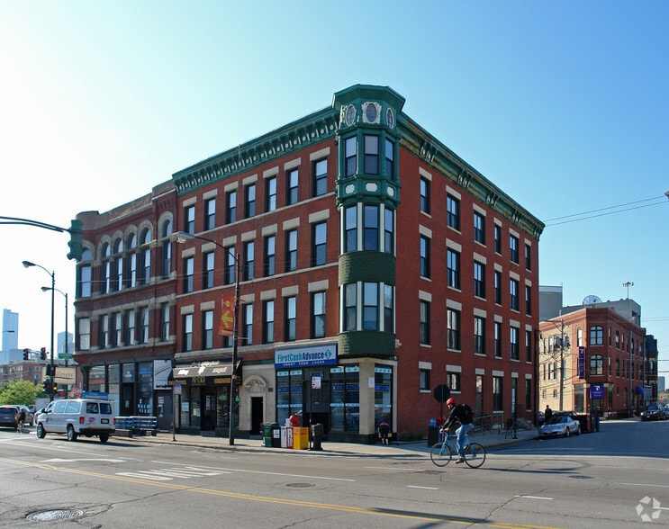 1105 W Chicago Ave, Chicago, IL for lease - Building Photo - Image 3 of 36