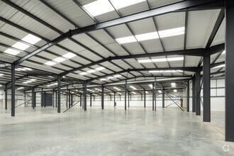 Sinfin Ln, Derby for lease Interior Photo- Image 2 of 14