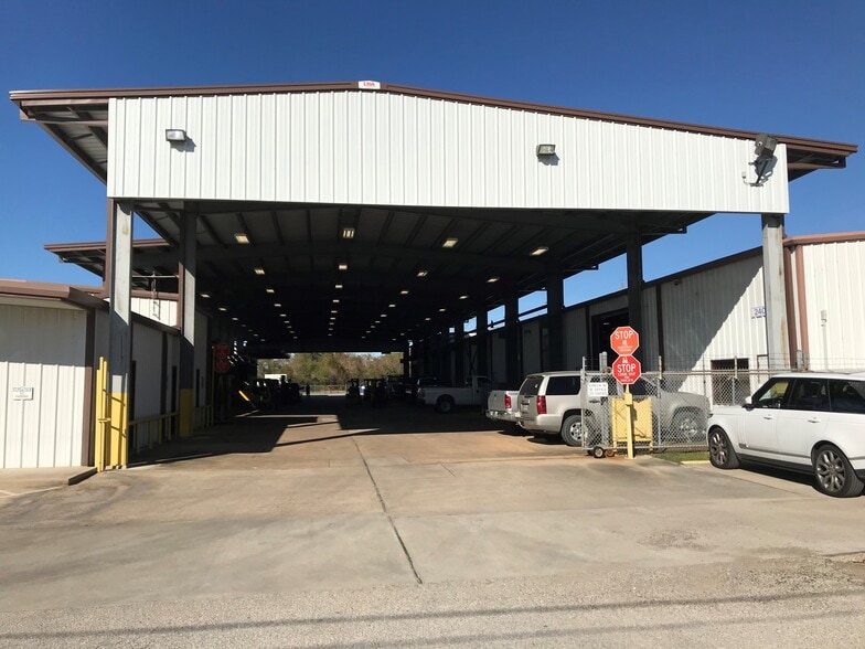 2407 Wilson Rd, Humble, TX for lease - Building Photo - Image 2 of 8