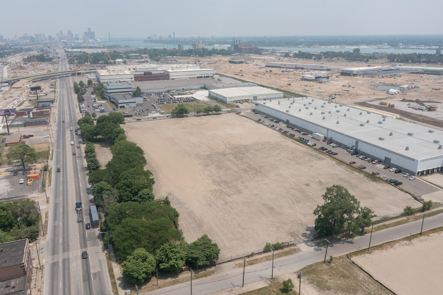 6701 W Fort St, Detroit, MI for lease - Aerial - Image 3 of 13