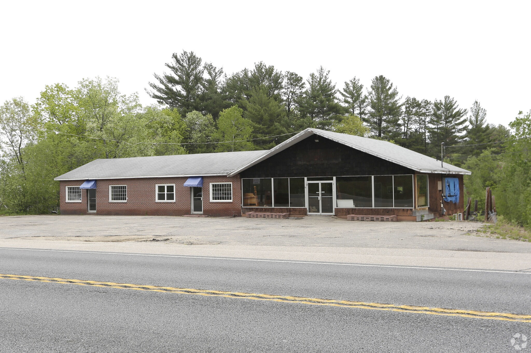 29 Calef Hwy, Lee, NH for sale Primary Photo- Image 1 of 1