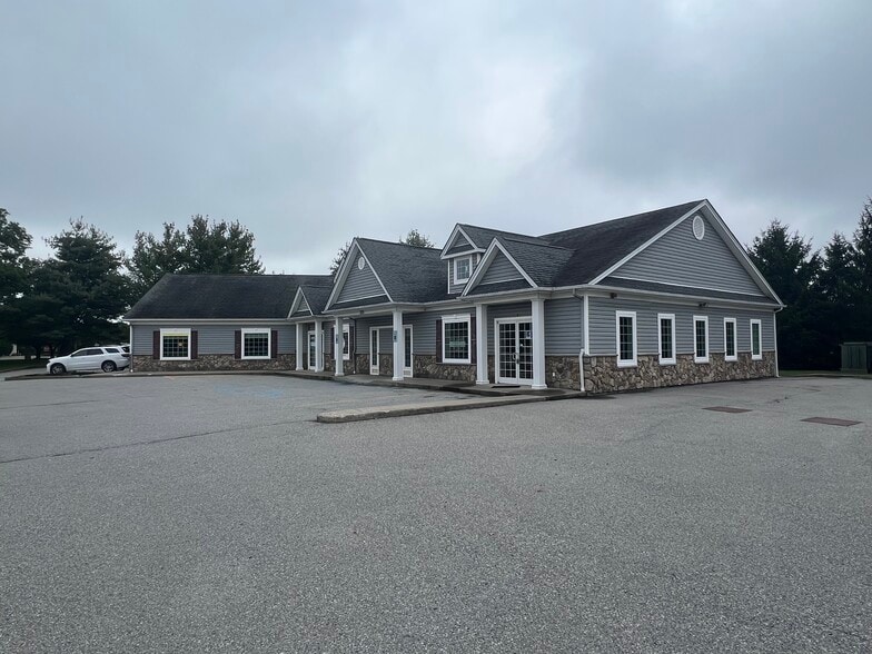 1001 Route 376, Wappingers Falls, NY for lease - Building Photo - Image 2 of 14