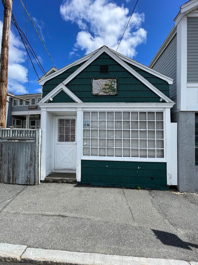 4 Atlantic Ave, Marblehead, MA 01945