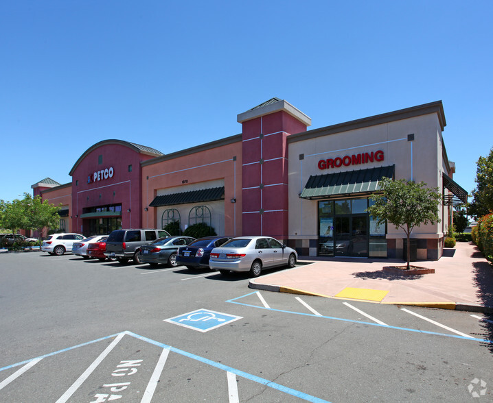 1370 Holiday Ln, Fairfield, CA for lease - Building Photo - Image 3 of 8