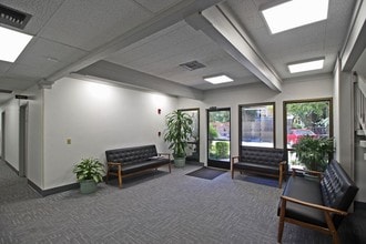 2650 21st St, Sacramento, CA for sale Interior Photo- Image 2 of 27