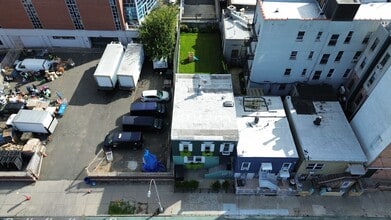 3939 Crescent St, Long Island City, NY - AERIAL map view - Image1