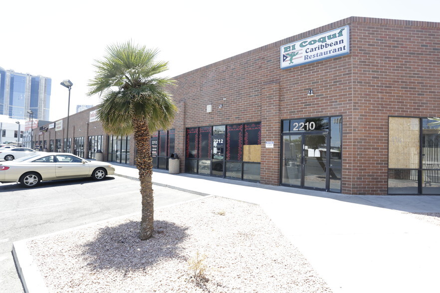 2200-2234 Paradise Rd, Las Vegas, NV for lease - Building Photo - Image 1 of 6