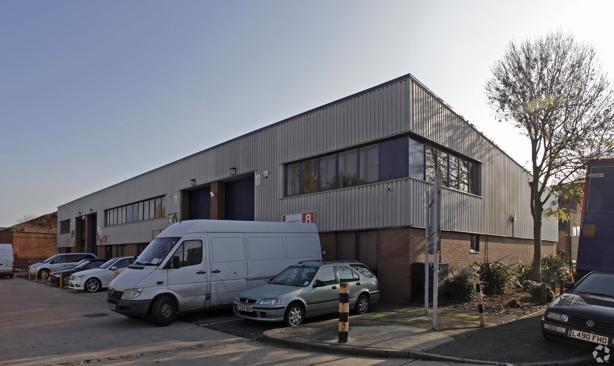 Willow Rd, Slough for lease Primary Photo- Image 1 of 3