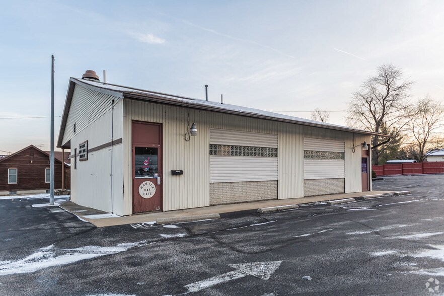 118 S Main St, Munroe Falls, OH 44262