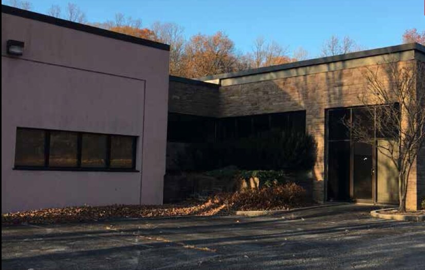 1515 Mountain Dr N, Bethlehem, PA for sale Primary Photo- Image 1 of 1