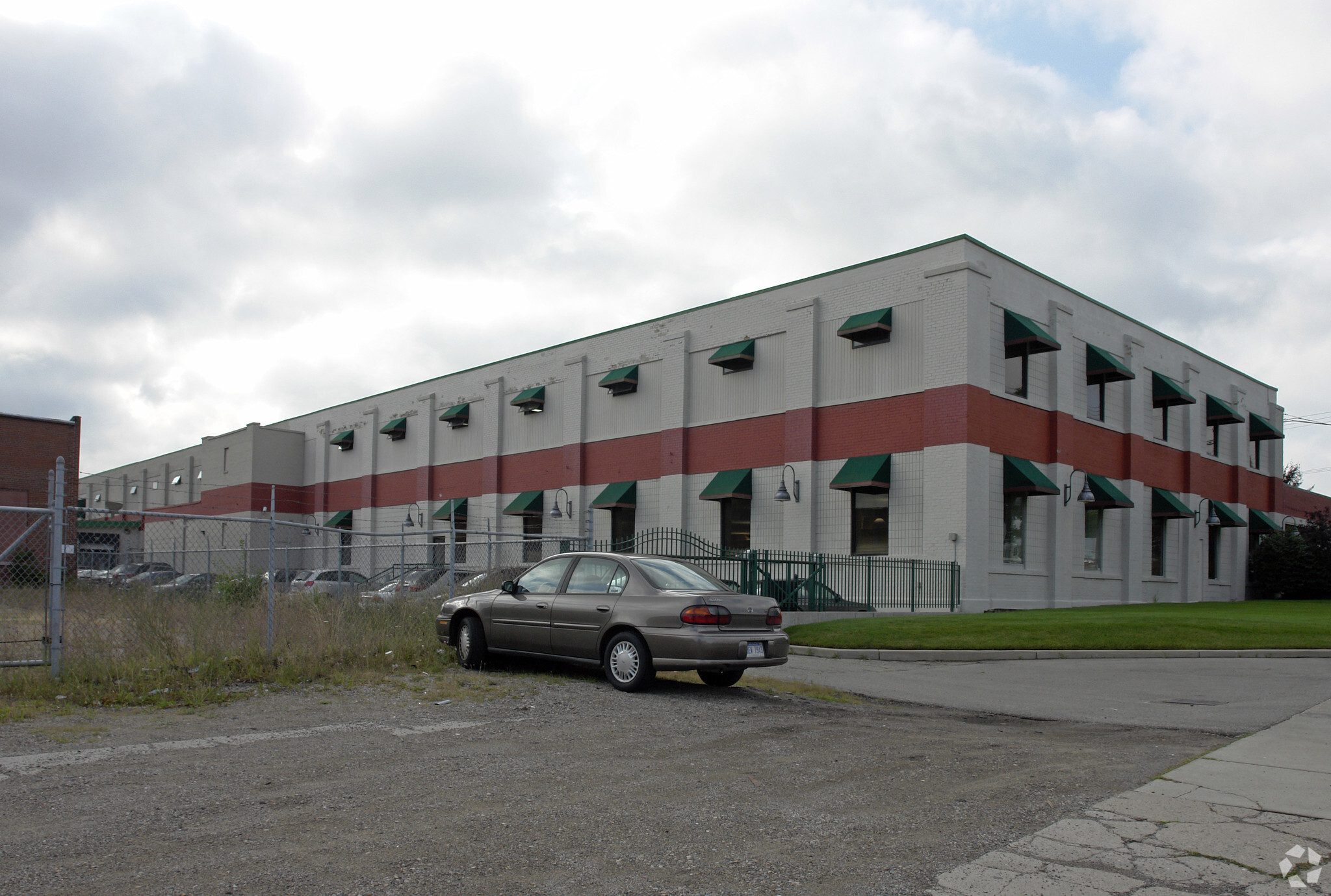 1500 Buchanan Ave SW, Grand Rapids, MI for lease Building Photo- Image 1 of 10