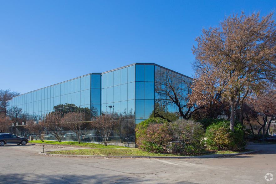 1230 River Bend Dr, Dallas, TX for lease - Building Photo - Image 1 of 13